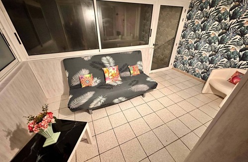 Brochon House | In the heart of the town of Gevrey-Chambertin, a great winegrowing name