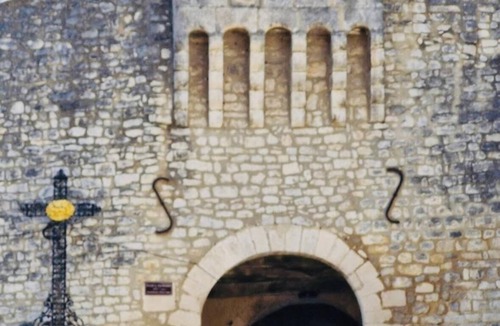 Banon Apartment | IN THE HEART OF BANON At the bottom of the apartment, bakery, restaurant, paragliding, etc.