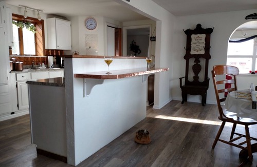 Cape Vincent House | In the heart of Cape VincentnBook NOW