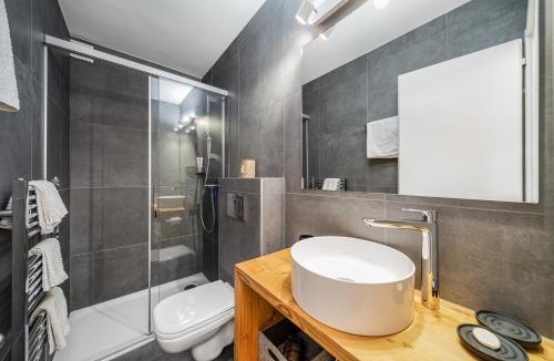 Noes Apartment | In the heart of Crans, fireplace and parking