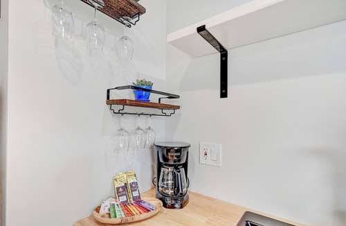 Murphys Cottage | In the HEART of downtown Murphys!