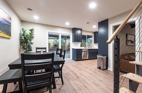 Eagle House | In The Heart Of Eagle!