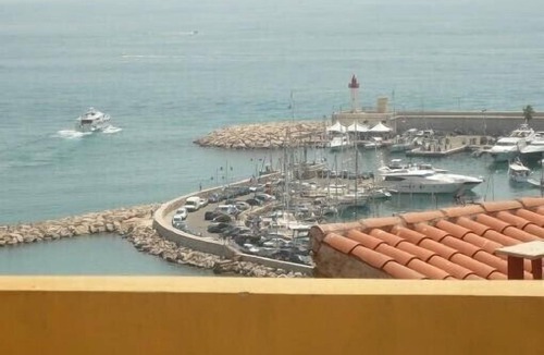 Old Town Apartment | In the heart of Menton, picturesque, air-conditioned 3-room apartment. Wifi.