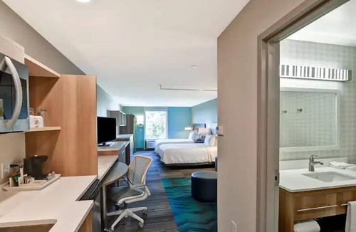 Terrace Park Hotel | In the Heart of Tampa: Short Drive from Tampa International Airport!