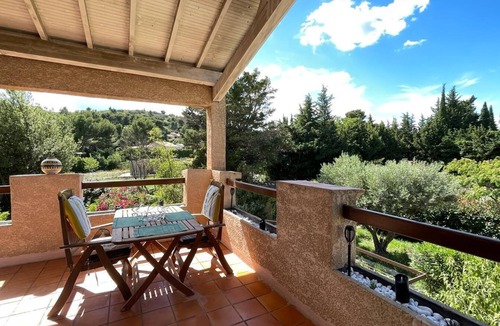 Paradou Apartment | In the heart of the Alpilles - Apartment with swimming pool in a quiet private estate