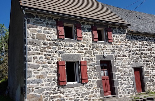 Perpezat Cottage | In the heart of the Auvergne volcanoes, the Gîte des jonquilles welcomes you