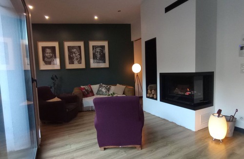 Floirac House | In the heart of the Bordeaux wine-growing region: a family home with a pool