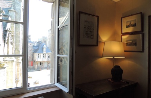 Dinan Apartment | In the heart of the historic center, the painter's house Rated 3 stars