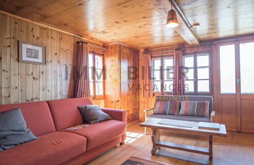 Chandolin Apartment | In the heart of the old village of Chandolin, a charming, authentic apartment, entirely panelled in