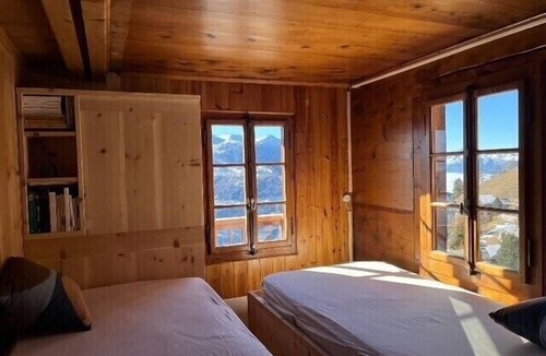 Chandolin Apartment | In the heart of the old village of Chandolin, a charming, authentic apartment, entirely panelled in