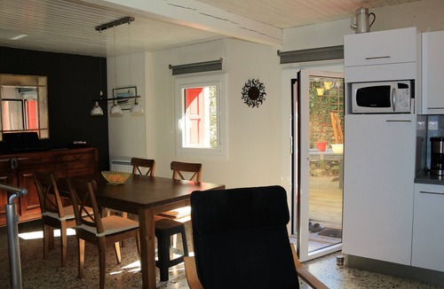 Nyer House | In the heart of the village of Nyer, at the gates of the nature reserve.