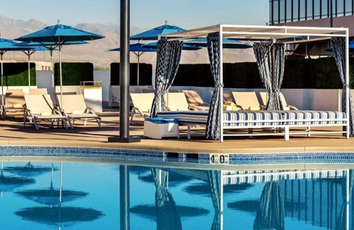 Gateway District Hotel | In the Heart of Vegas Attractions! Casino, Pool, Game Room, Near Mob Museum!