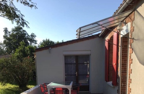 Chateau-Thebaud House | -In the middle of the vineyards-