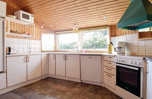 Østerskov House | In the midst of beautiful nature on a large plot of land lies this lovely vacation home.