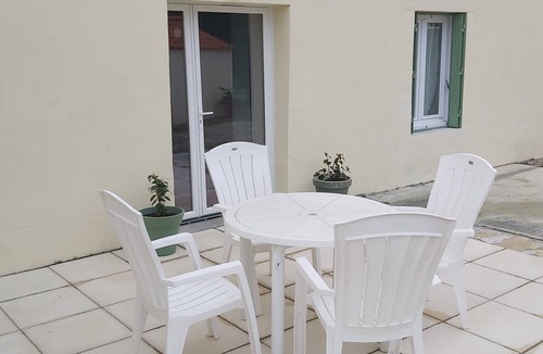 La Roche-sur-Yon House | In the quiet countryside, single-storey house