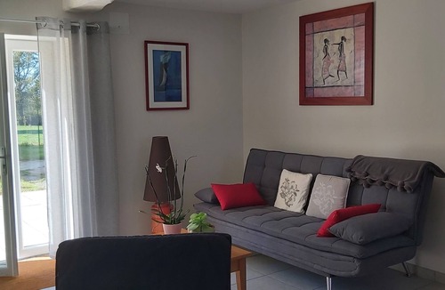 La Roche-sur-Yon House | In the quiet countryside, single-storey house