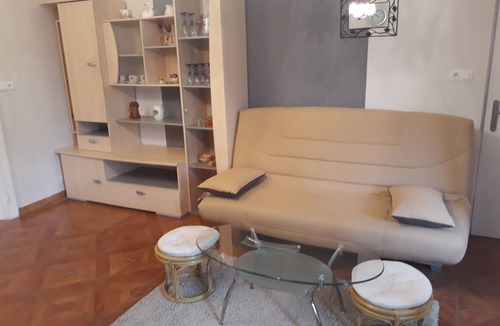 Lemberg Apartment | in the shadow of the waterfall