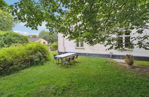 Skaerbaek Apartment | In the small village of Brøns Sogn welcomes you this spacious and bright vacation home.
