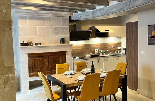 Montsoreau House | In the village, facing the castle: La "Maison in Montsoreau". Up to 6 guests