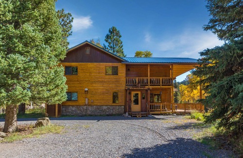 South Fork House | In-Town Hidden Gem | Riverfront Modern-Rustic Escape | Deck & Balcony