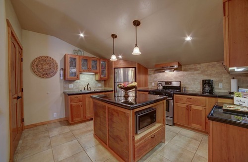 Moab House | In Town MOAB CONDO RETREAT-Su Casa inn Suite-CLEAN-SAFE-PRIVATE