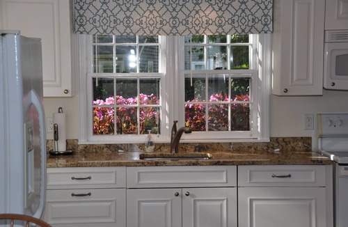 Nantucket Town Cottage | In-Town Walk to Beaches Charming Cottage Private Patio & Easy Parking