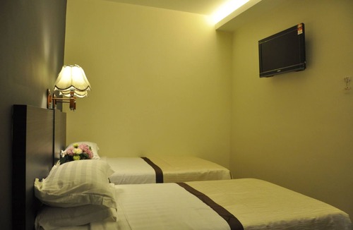 Kampung Pengkalan Pandan Hotel | In Trend Hotel