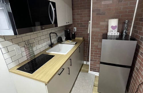 Fentress Apartment | In Virginia Beach near restaurants, the city of Virginia and the beaches.