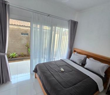 Kaliasem House | Ina Guesthouse