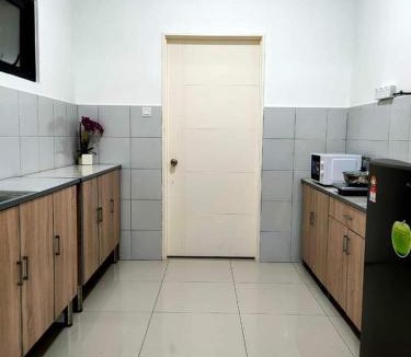 Bukit Kecil Apartment | Inadh Suites @ Icon Residence With Pool