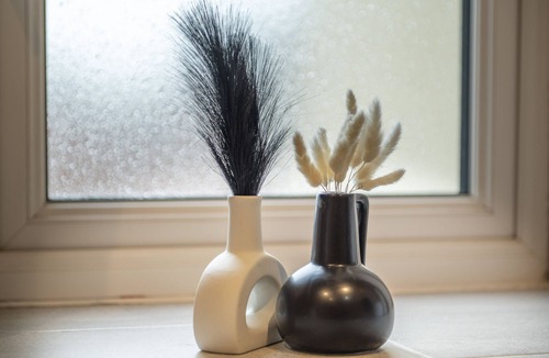 Aylesbury Apartment | Inaras place 2 bed deluxe with parking