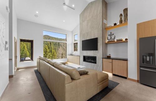 River Run Villa | Inas Way Townhomes Unit A