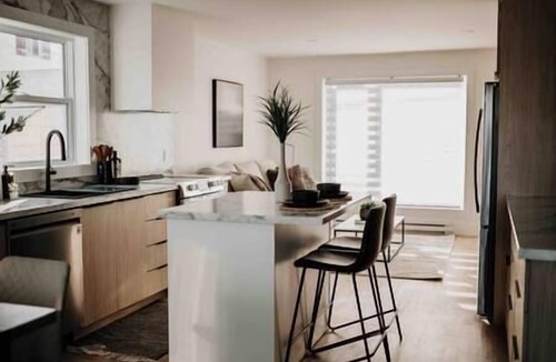 Dalhousie Apartment | Inch Arran Escape - Waterfront, king bed, D/W, Firepit
