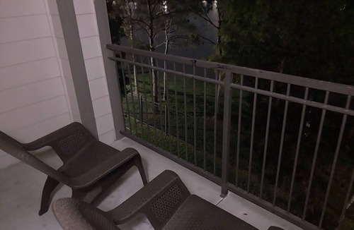 Pearland Apartment | Incognito. In and out. Minutes fron downtown Houston.