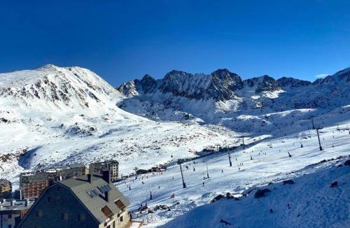 Pas de la Casa Apartment | Increíbles Vistas A Las Montañas En El Pas De La Casa - Parking - Wifi - Ski in Ski out l by BonesVacances