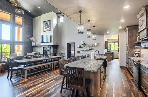 Lead Cabin | Incredible 5000+ Sq. Ft. Lodge w/Large Outdoor Space w/Hot Tub and Fire Pit!