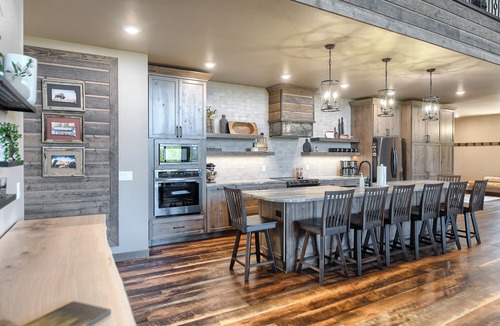 Lead Cabin | Incredible 5000+ Sq. Ft. Lodge w/Large Outdoor Space w/Hot Tub and Fire Pit!