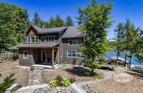 Seguin Cottage | Incredible 6 bdrm luxury! 310' of Frontage! AC! Sunsets!