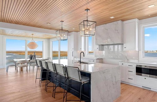 Avalon House | Incredible 6 Bedroom 6.5 Bath Home!