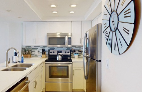 Madeira Beach Condo | Incredible Beachfront View Private Balcony! 2 King Bedrooms, Pool & Hot Tub. Quiet and Relaxing Unit