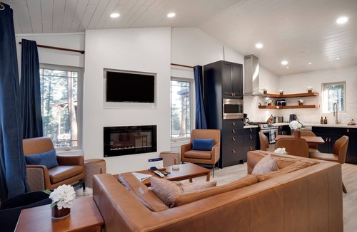 Angel Fire Cabin | Incredible cabin, remodeled, minutes to Resort, fire pit, A/C