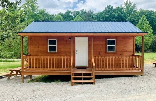 Jamestown Cabin | Incredible Cabin with Cute Forest Sights in Jamestown, Tennessee