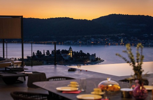 Cove Rogacic Villa | Incredible divine view 5-bedroom villa in Vis Town