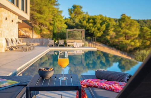 Cove Rogacic Villa | Incredible divine view 5-bedroom villa in Vis Town