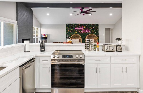 North Dallas House | Incredible Home with Huge Gameroom & Patio