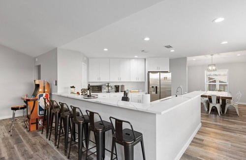 North Dallas House | Incredible Home with Huge Gameroom & Patio