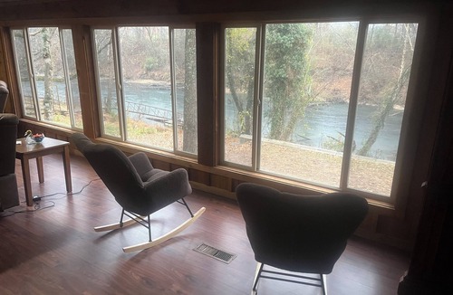 Pangburn House | Incredible Little Red River cabin w/amazing indoor & outdoor spaces
