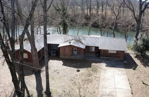 Pangburn House | Incredible Little Red River cabin w/amazing indoor & outdoor spaces