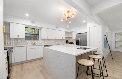 Dallas House | Incredible Modern 4 Bedroom