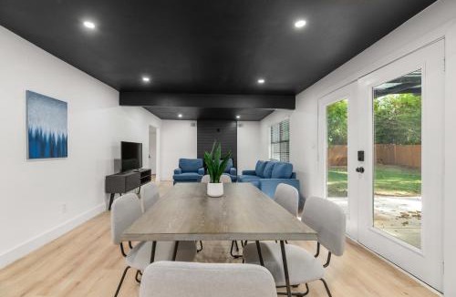 Dallas House | Incredible Modern 4 Bedroom